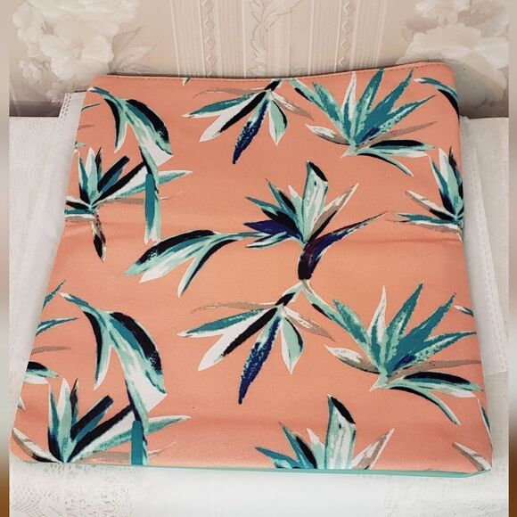 Rachel Pally Foldable Floral Reversible Cluch NWOT - Picture 3 of 6